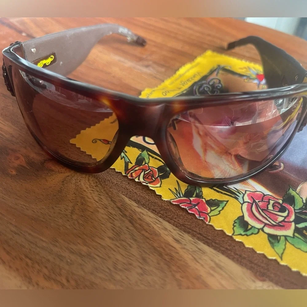 Ed Hardy vintage Live to Ride sunglasses set with case